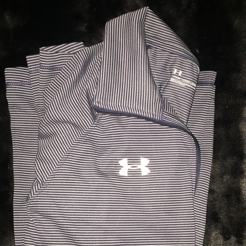 Navy blue striped UA drifit